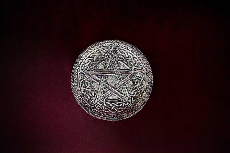 Altar_Incense_Metal_Pentacle-Plate_Silver_Dia10cm (1)