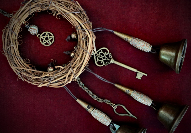 Altar_Witches-Bells_#3_Wreath-3-Bell_Dia10cm (2).