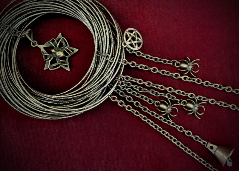 Altar_Witches-Bells_#4_Spider-Web_Dia10cm (3).