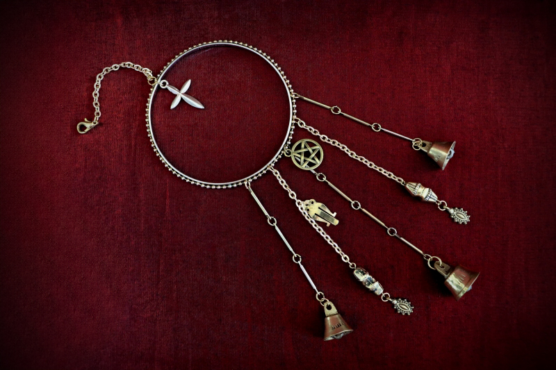 Altar_Witches-Bells_#5_Dainty-Cross_Dia7.5cm (1).