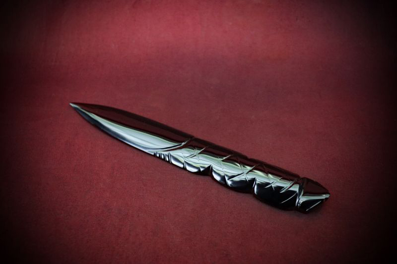 Altar_Athame-Blk-Obs-twist-web (2)