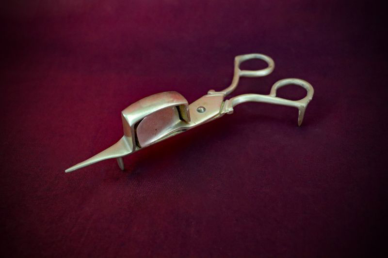 Altar_Candle-Trimmer+Snuffer#11-web (4)