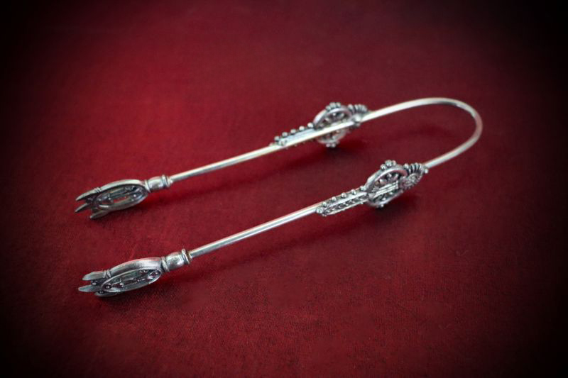 Altar_Tongs#4pr2-Large-Lion-Claw-web (1)