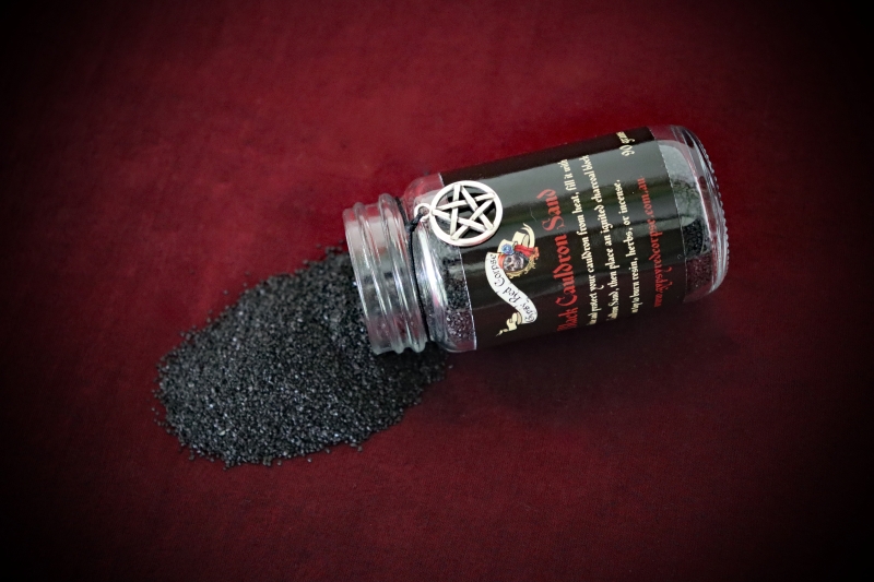 Apothecary_Black-Cauldron-Sand-web (10)
