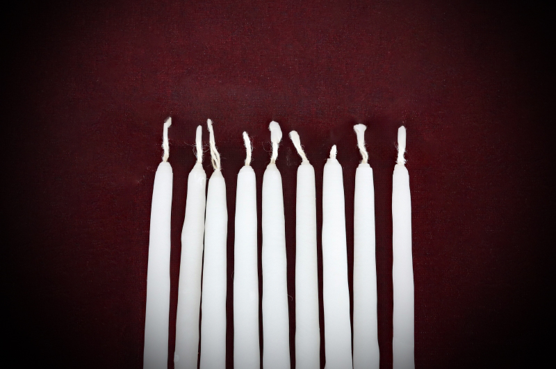 P.Supplies_Candles_Lighting-Taper_White_H25cmx0.8cm-crop-web