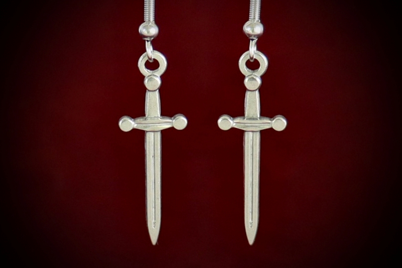 Jewellery_Earrings#19-S.Steel-Sword-web (3)