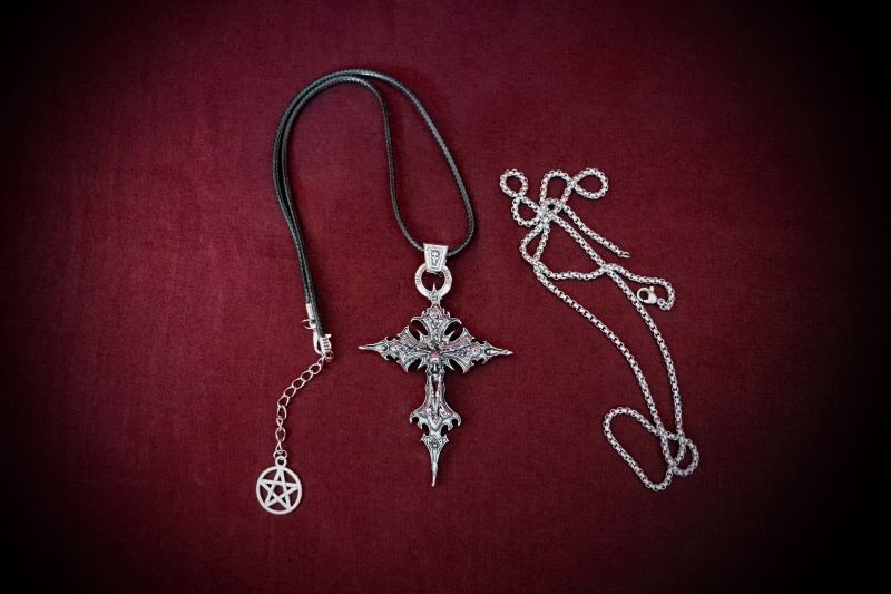 Jewellery_Necklace-Alloy#07-Skeleton+Cross-web (6)