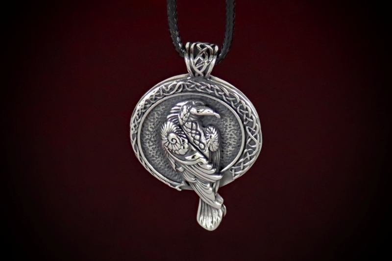 Jewellery_Necklace-S.Steel#04-Raven+Runes-web (3)