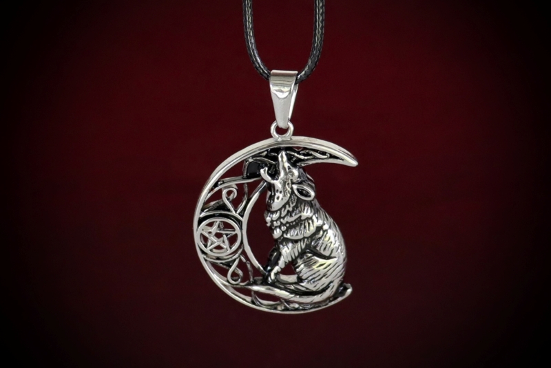 Jewellery_Necklace-S.Steel#08b-Wolf-Moon-LG-web (4)