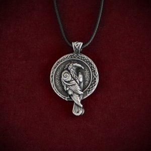 Raven, Rune +Triquetra