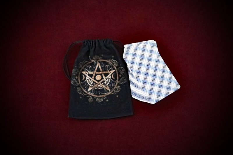 Divination_Pouch#04-Tarot-Crescent-Moon-Polyester-WEB (4).