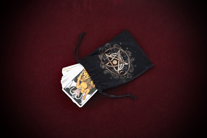 Divination_Pouch#04-Tarot-Crescent-Moon-Polyester-WEB (5).