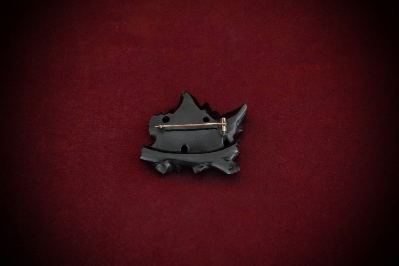 Jewellery_Mourning-Brooch#05-Jet-Whitby-Leaf-Sq-web (2)