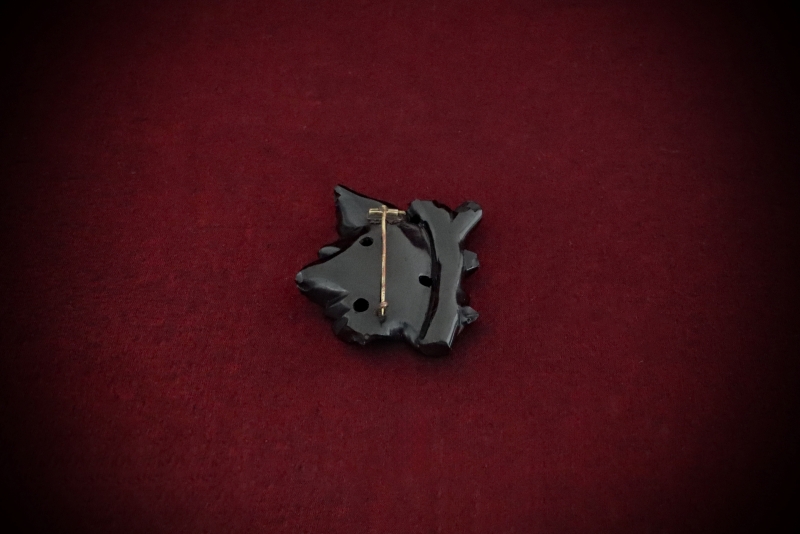 Jewellery_Mourning-Brooch#05-Jet-Whitby-Leaf-Sq-web (3)