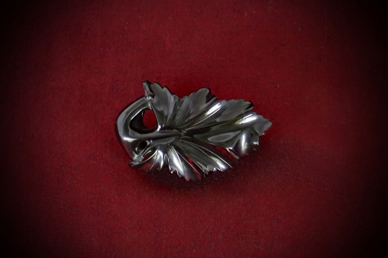 Jewellery_Mourning-Brooch#06-Jet-Whitby-Leaf-web (1b)