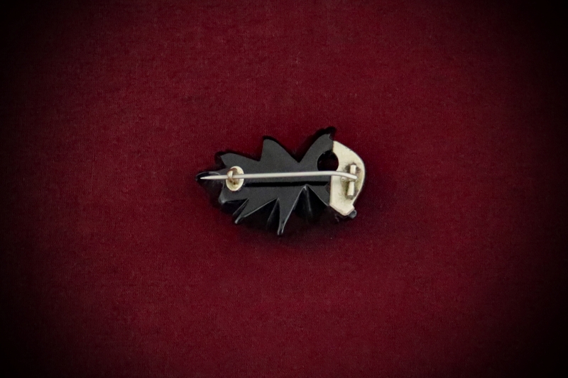 Jewellery_Mourning-Brooch#06-Jet-Whitby-Leaf-web (2)