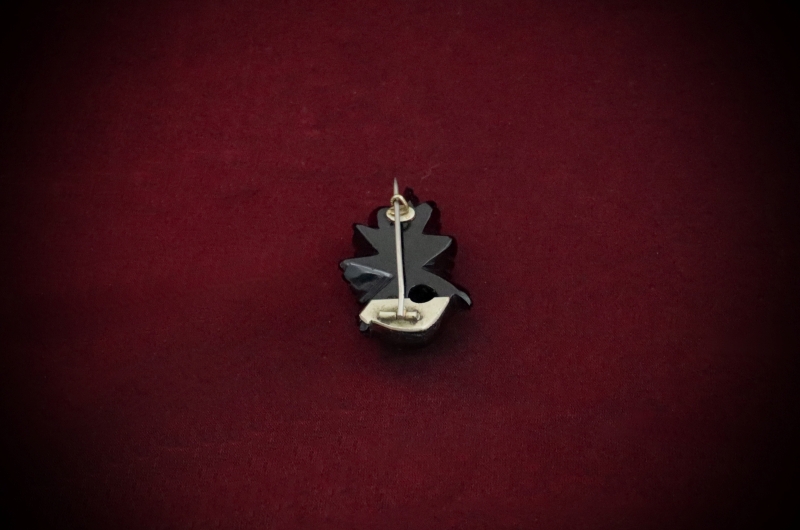 Jewellery_Mourning-Brooch#06-Jet-Whitby-Leaf-web (4)