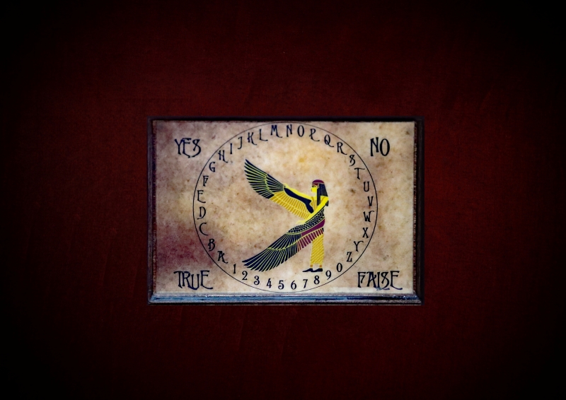 Divination_Ouija-Egyptian-board-web (1)