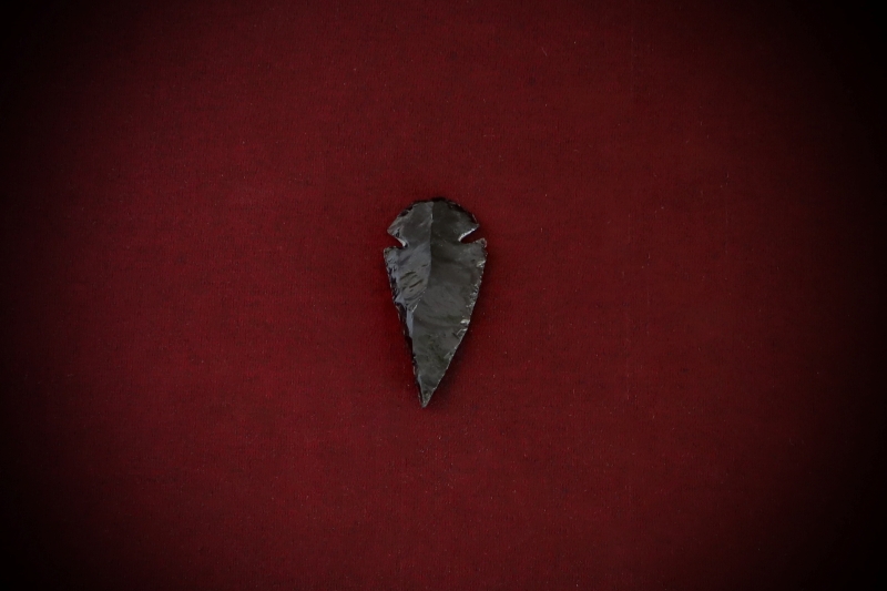 Ritual-Worship_Crystal-Arrowhead-Blk-Obs-web (4)