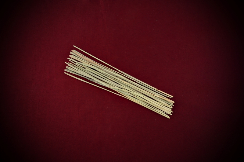 Channel intentions with Dried Rabbit’s Tail Bare Stems. Ideal for boundary setting, protective grids, ancestral bridges, and astral travel. Shop now!